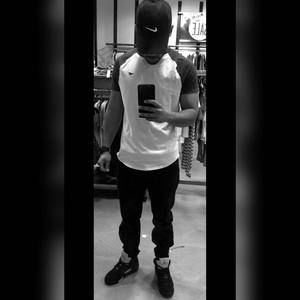 Meet your Posher, Edwin jomar